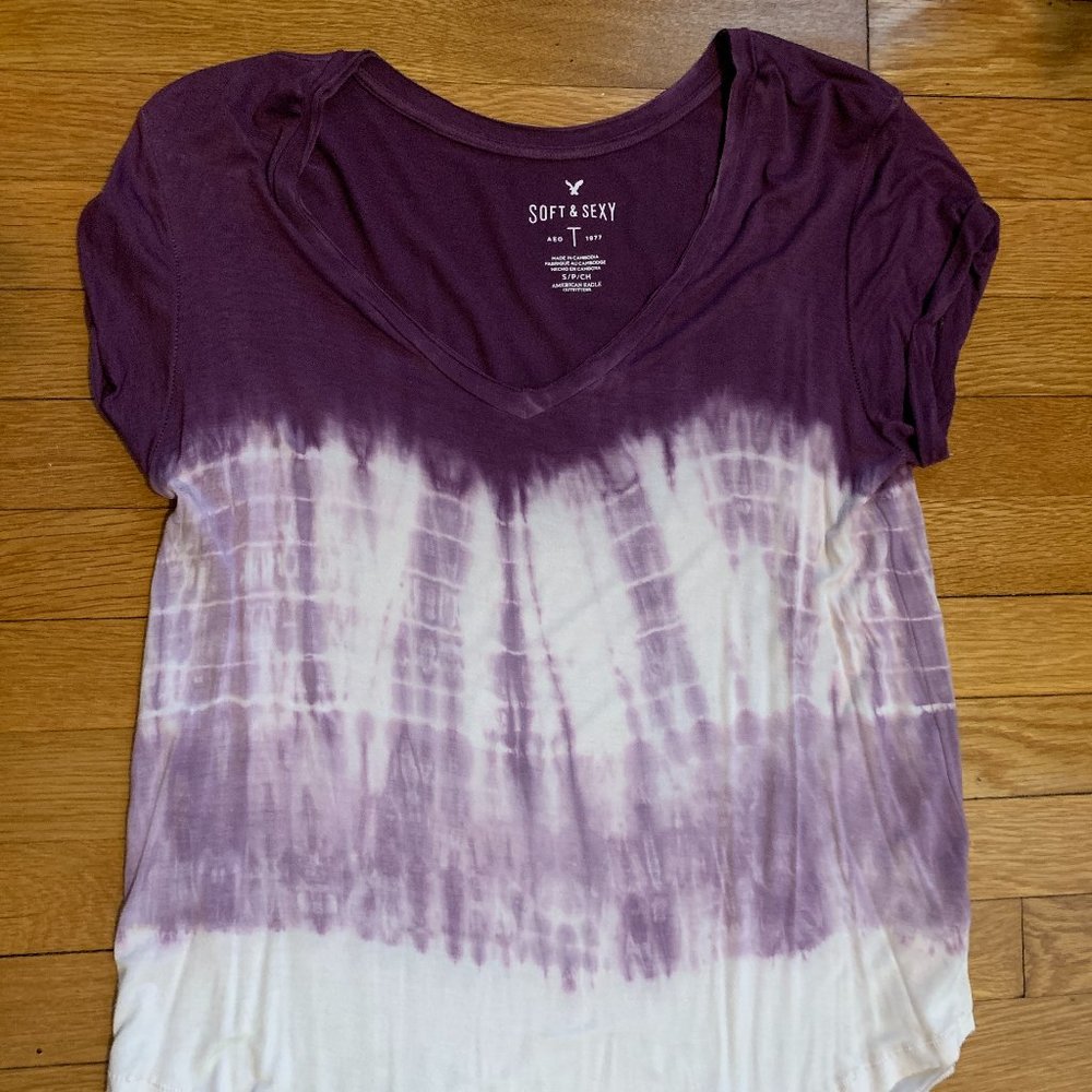 Soft & Sexy Women's Small V Neck Tee